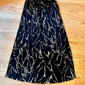 Black and White Pleated Skirt Purchased in Tokyo